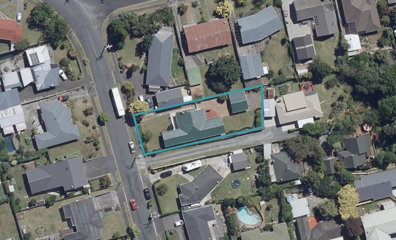 37 Berkley Avenue, Hillcrest, Hamilton - Carousel 1