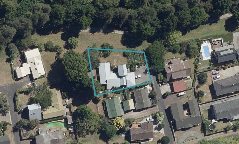 12 Brookview Court, Queenwood, Hamilton - Carousel 1