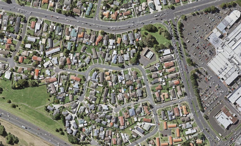 36 Dale Crescent, Pakuranga, Auckland - Carousel 1