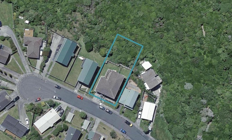 18 Fernhaven Grove, Newlands, Wellington - Carousel 1
