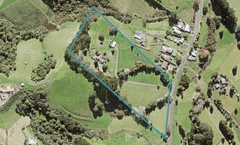29 Anzac Valley Road, Waitākere, Auckland - Carousel 1