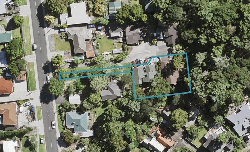 2/98A Konini Road, Titirangi, Auckland - Carousel 1