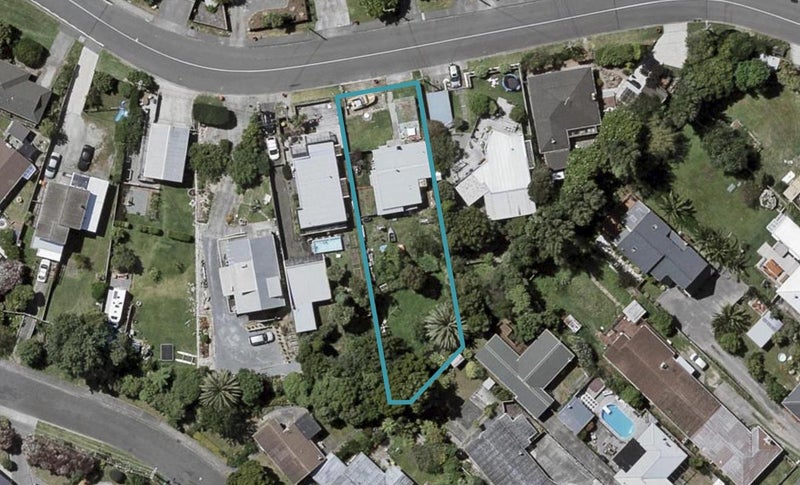 12 Eatwell Avenue, Paraparaumu Beach, Paraparaumu - Carousel 1
