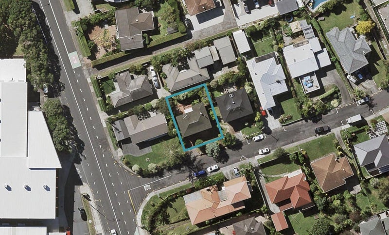 14 Currey Crescent, Milford, Auckland - Carousel 1