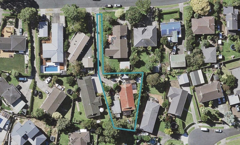 17 La Perouse Street, Botany Downs, Auckland - Carousel 1