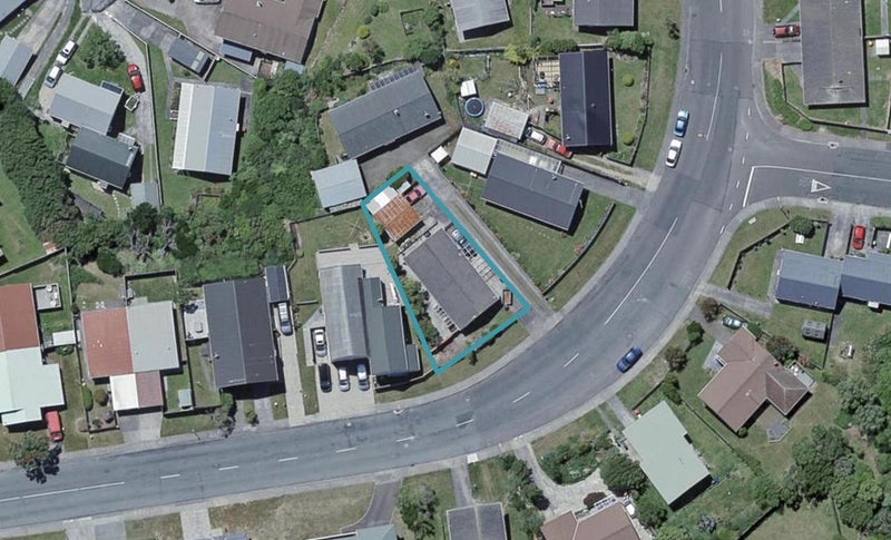 71 Horokiwi Road West, Newlands, Wellington - Carousel 1