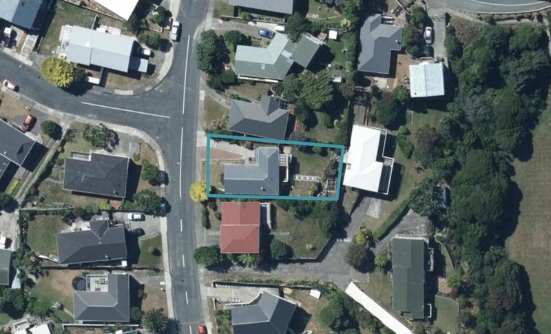 9 Pope Street, Camborne, Porirua - Carousel 1