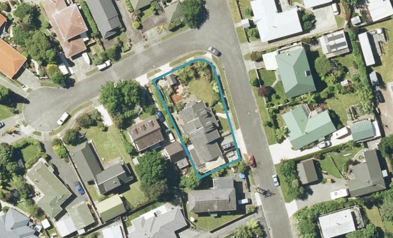 16 Huia Street, Waikawa, Picton - Carousel 1