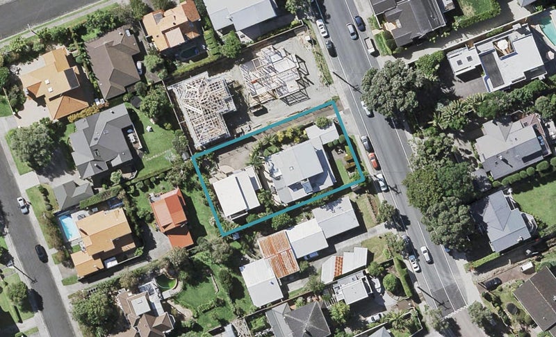 1/15 Seacliffe Avenue, Belmont, Auckland - Carousel 1