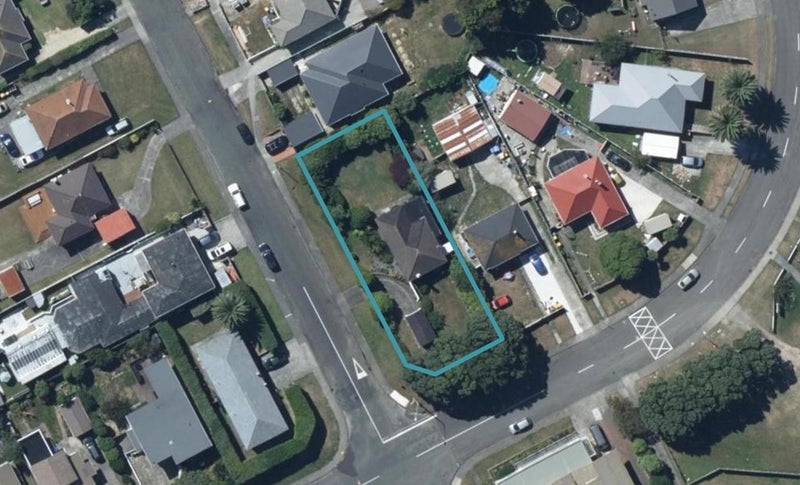 19 Mana Avenue, Titahi Bay, Porirua - Carousel 1