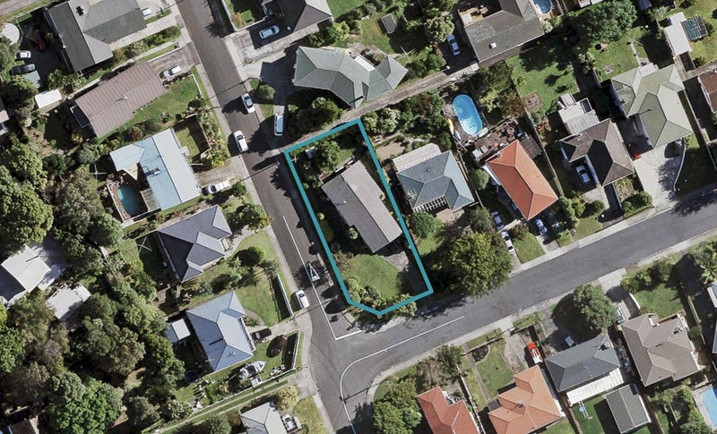 1 Brouder place, Hill Park, Manukau - Carousel 1