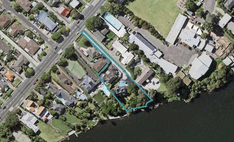 1/44 Shakespeare Road, Milford, Auckland - Carousel 1