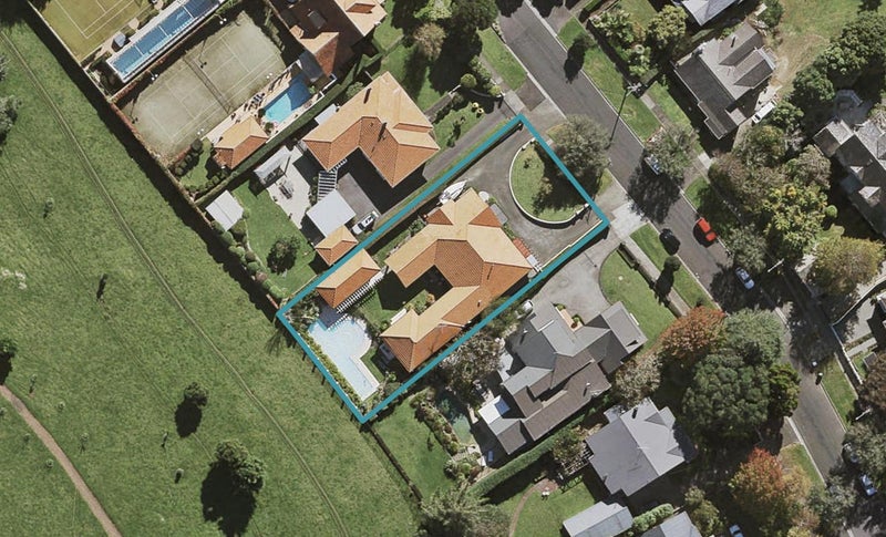 17 Maungakiekie Avenue, Greenlane, Auckland - Carousel 1