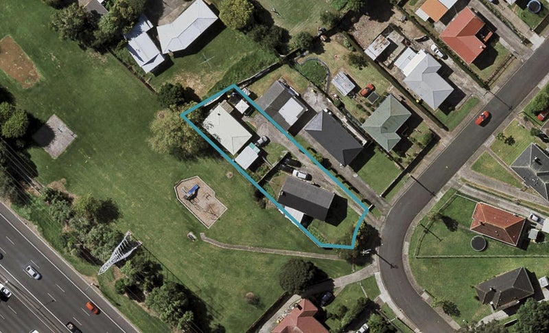 2/17 Cooper Crescent, Ōtara, Auckland - Carousel 1
