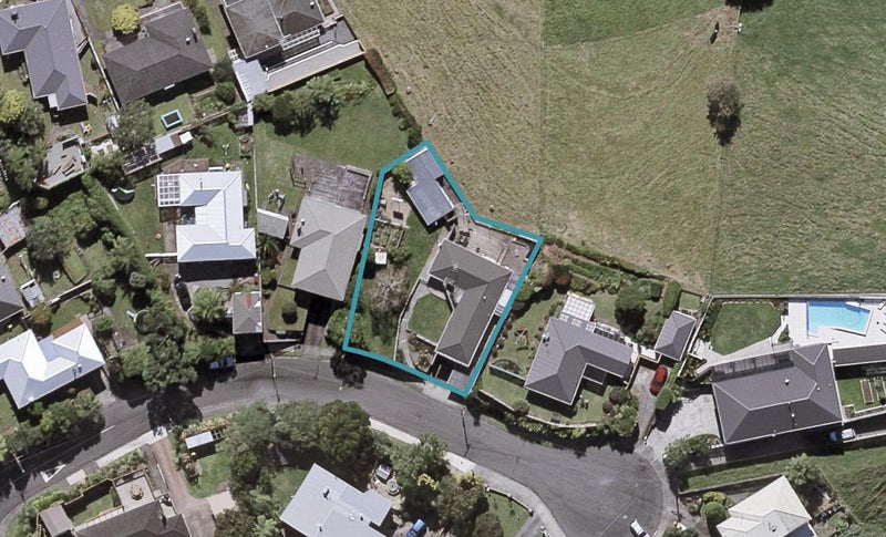 9 Horne Street, Hurdon, New Plymouth - Carousel 1