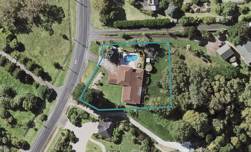 271 Point View Drive, Shamrock Park, Auckland - Carousel 1