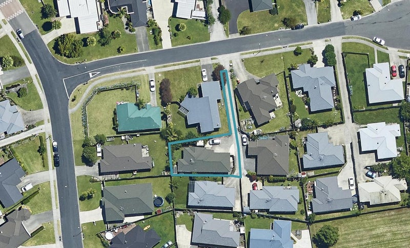 6 Lisa Place, Brookfield, Tauranga - Carousel 1