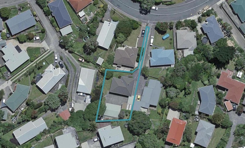 42 Catherine Crescent, Paparangi, Wellington - Carousel 1