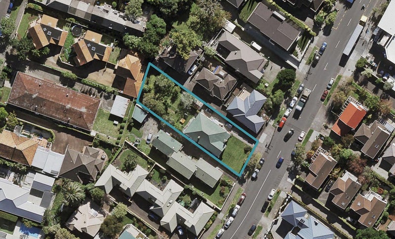 1/17 Clonbern Road, Remuera, Auckland - Carousel 1