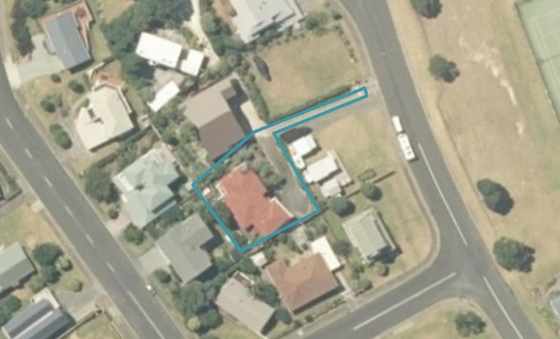 109 Oratia Place, Onemana - Carousel 1