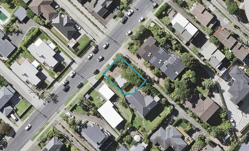 45 Aberdeen Road, Castor Bay, Auckland - Carousel 1