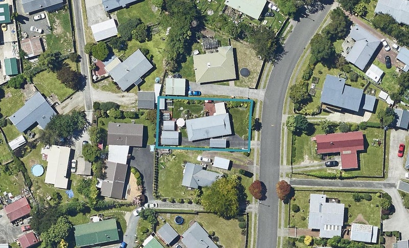 18 Rewarewa Street, Owhata, Rotorua - Carousel 1