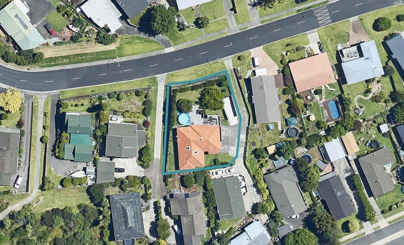 105 Hinewa Road, Otumoetai, Tauranga - Carousel 1