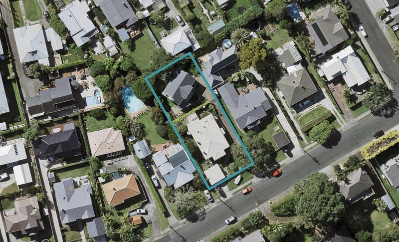 1/62 Norwood Road, Bayswater, Auckland - Carousel 1