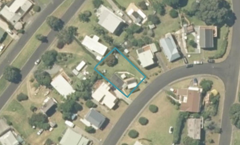 106 Titiro Place, Onemana - Carousel 1