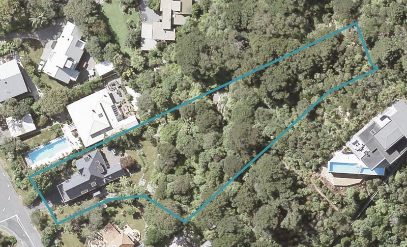 24 Cheviot Road, Lowry Bay, Lower Hutt - Carousel 1