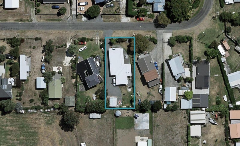71 Gillies Crescent, Waimarama, Havelock North - Carousel 1