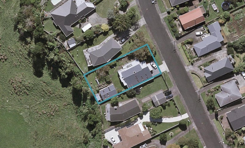 80 Queens Road, Glen Avon, New Plymouth - Carousel 1