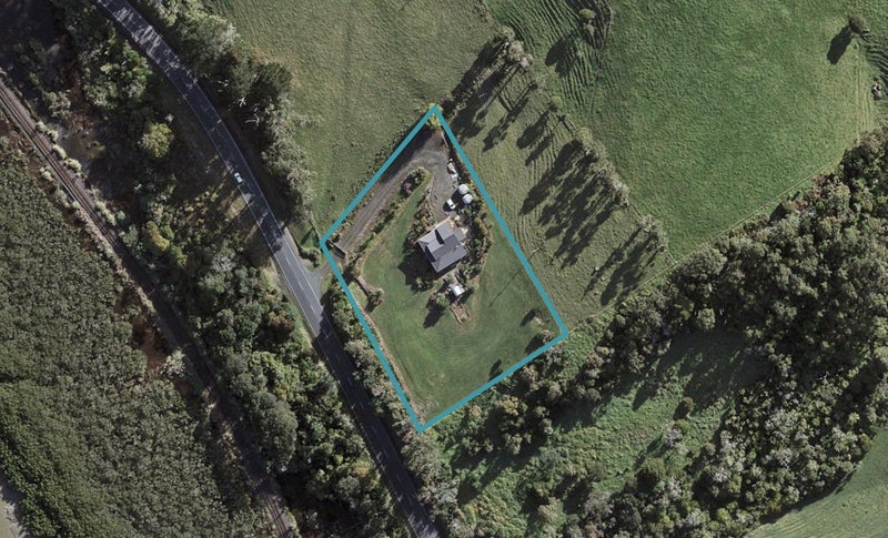 140 Kaipara Coast Highway, Kaukapakapa - Carousel 1