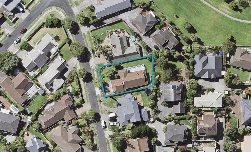 28 Leicester Parade, Somerville, Manukau - Carousel 1