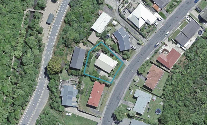 96 Hazlewood Avenue, Karori, Wellington - Carousel 1