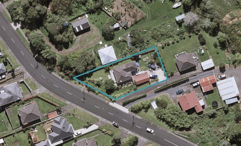 79 Seaview Road, Westown, New Plymouth - Carousel 1