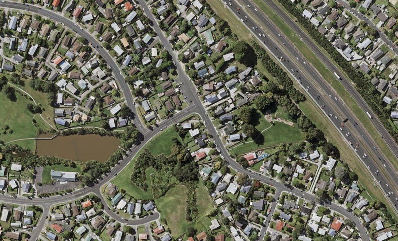 113 Trias Road, Totara Vale, Auckland - Carousel 1