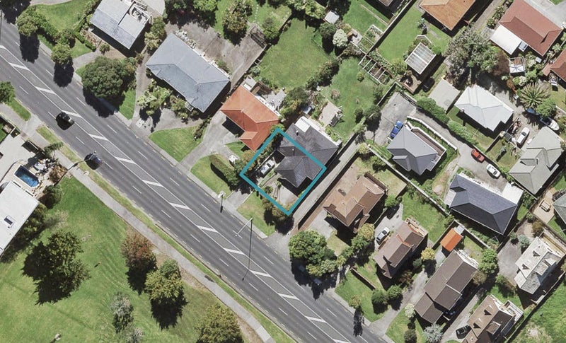 4235A Great North Road, Glendene, Auckland - Carousel 1