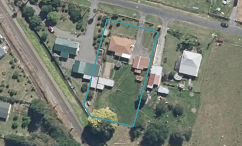 4 Stewart Street, Hunterville - Carousel 1