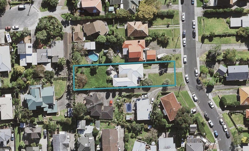 4 Aorangi Place, Birkenhead, Auckland - Carousel 1