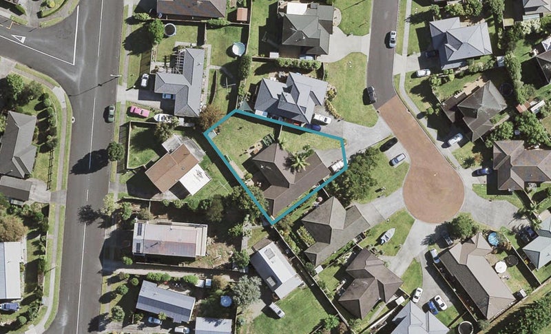 13 Ashkirk Place, Wattle Downs, Auckland - Carousel 1