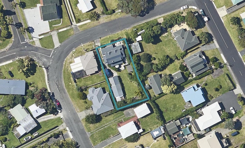 1 Queen Street, Waihi Beach, Waihi Beach - Carousel 1