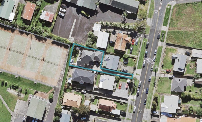 5A Fruitvale Road, New Lynn, Auckland - Carousel 1