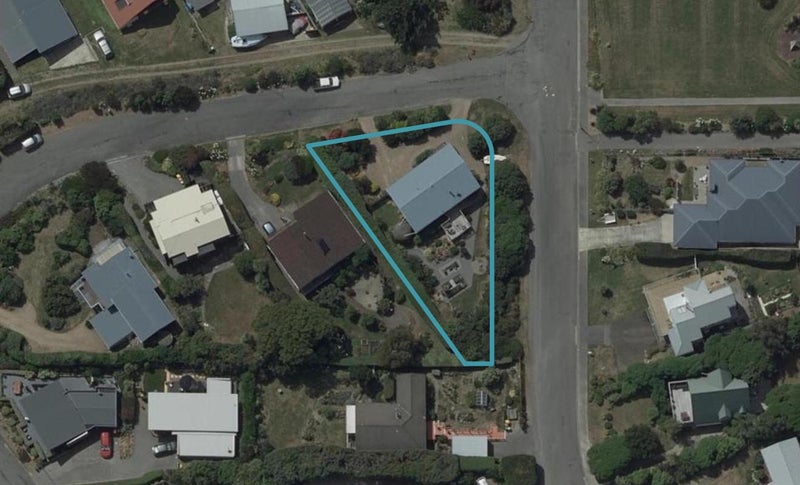 15 Emerson Crescent, Diamond Harbour, Lyttelton - Carousel 1