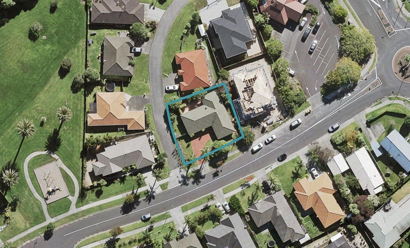 104 Bluebird Crescent, Unsworth Heights, Auckland - Carousel 1