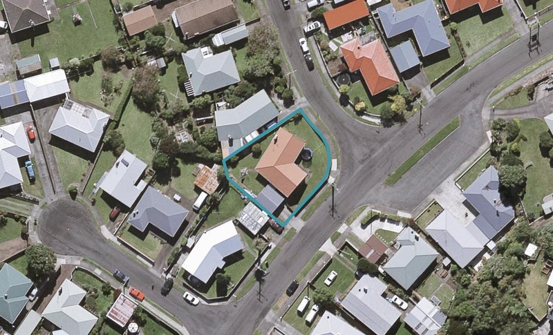 15 Rosendale Avenue, Spotswood, New Plymouth - Carousel 1