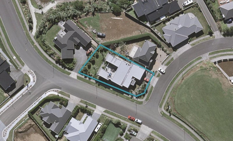 1 Vardon Way, Waiwhakaiho, New Plymouth - Carousel 1