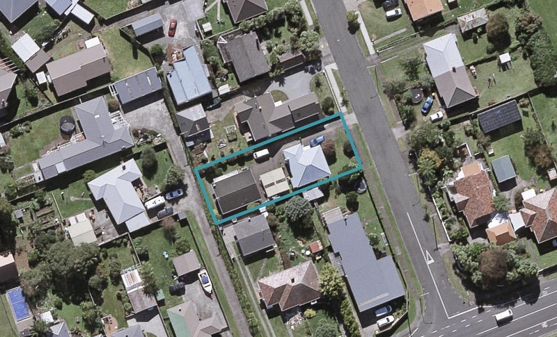 2/58 Somerset Street, Brooklands, New Plymouth - Carousel 1