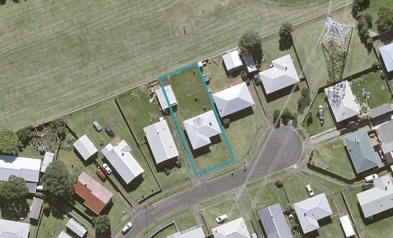 11 Tohora Place, Spotswood, New Plymouth - Carousel 1