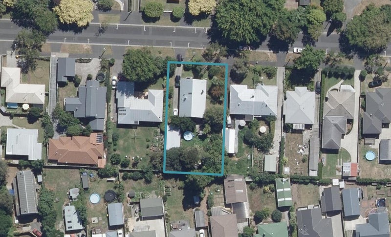 8 Young Street, Claudelands, Hamilton - Carousel 1